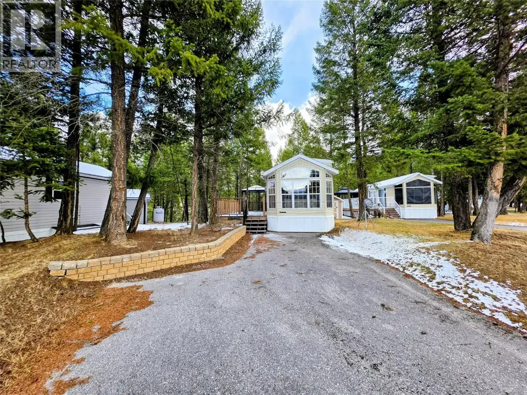 4586 Lynx Drive, Radium Hot Springs